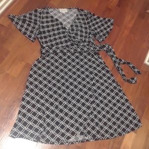Donna Morgan B&W faux wrap dress